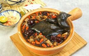 Cháo gà ác hầm thuốc bắc