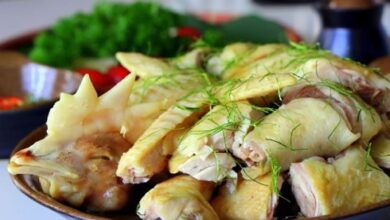 Gà luộc lá chanh