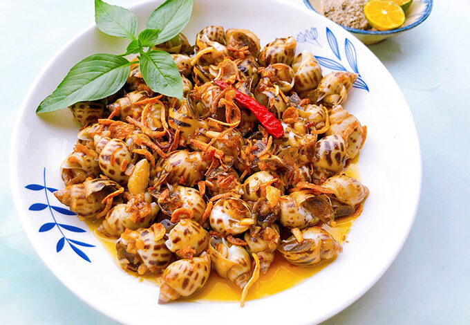 Ốc hương xào bơ tỏi