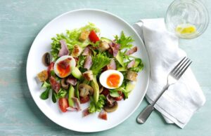 Salad bơ trứng gà