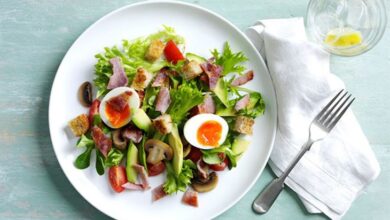 Salad bơ trứng gà