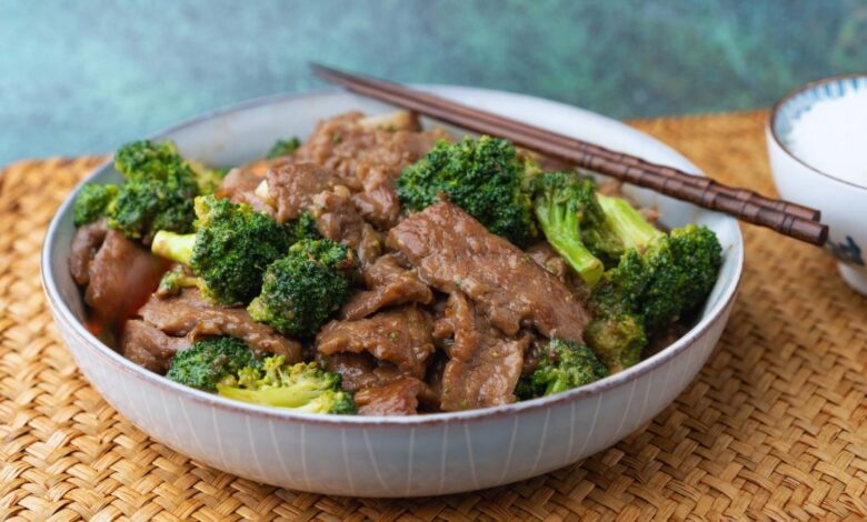 Súp lơ xào thịt bò
