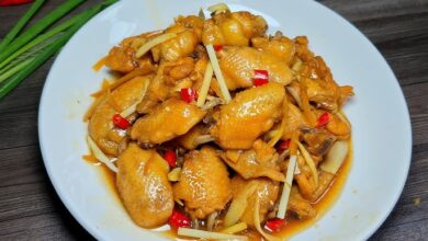 Thịt gà kho gừng