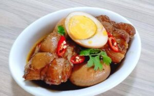 Thịt kho tàu chuẩn vị Nam Bộ